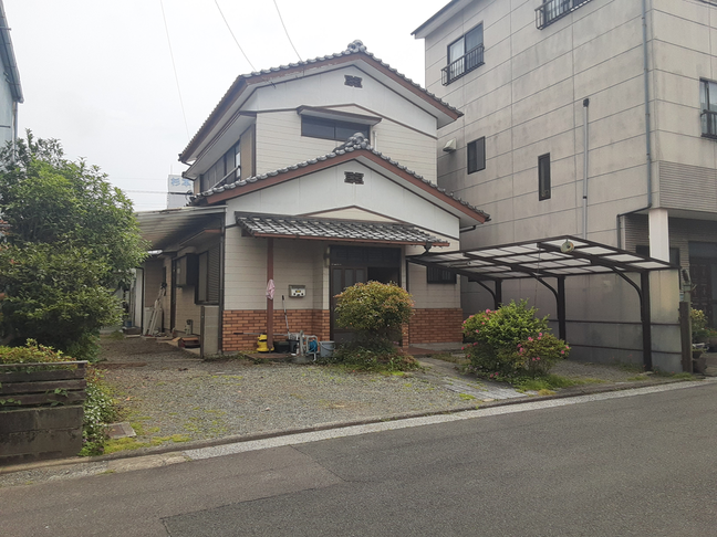 春日町中古住宅
