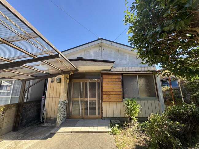 稲葉崎町中古住宅