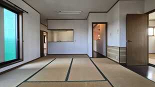 ２階リビング（畳は置いてあるだけ）