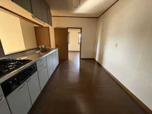 ２階洋室（畳は置いてあるだけ）