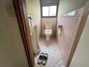 1階トイレ、こちらもキレイにされています