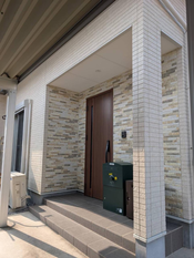 玄関のデザインもこだわりを感じる可愛い雰囲気