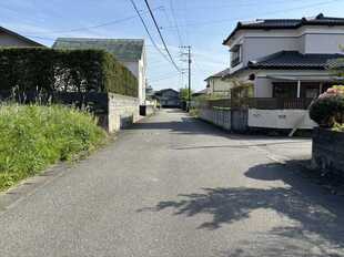 前面道路は十分広さがあります