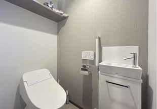 トイレはお手洗いもあります